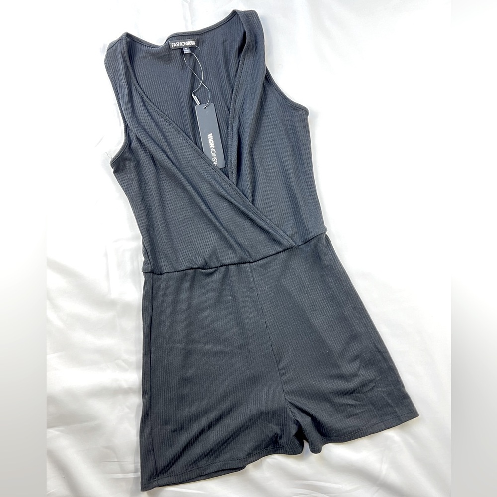 Fashion Nova Leilani Romper Sz. Small